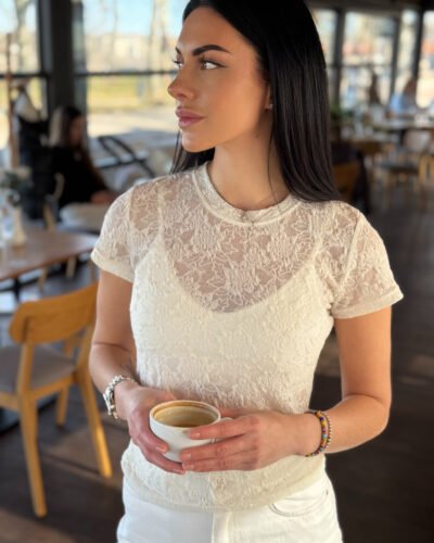 Футболка з фактурним гепюром