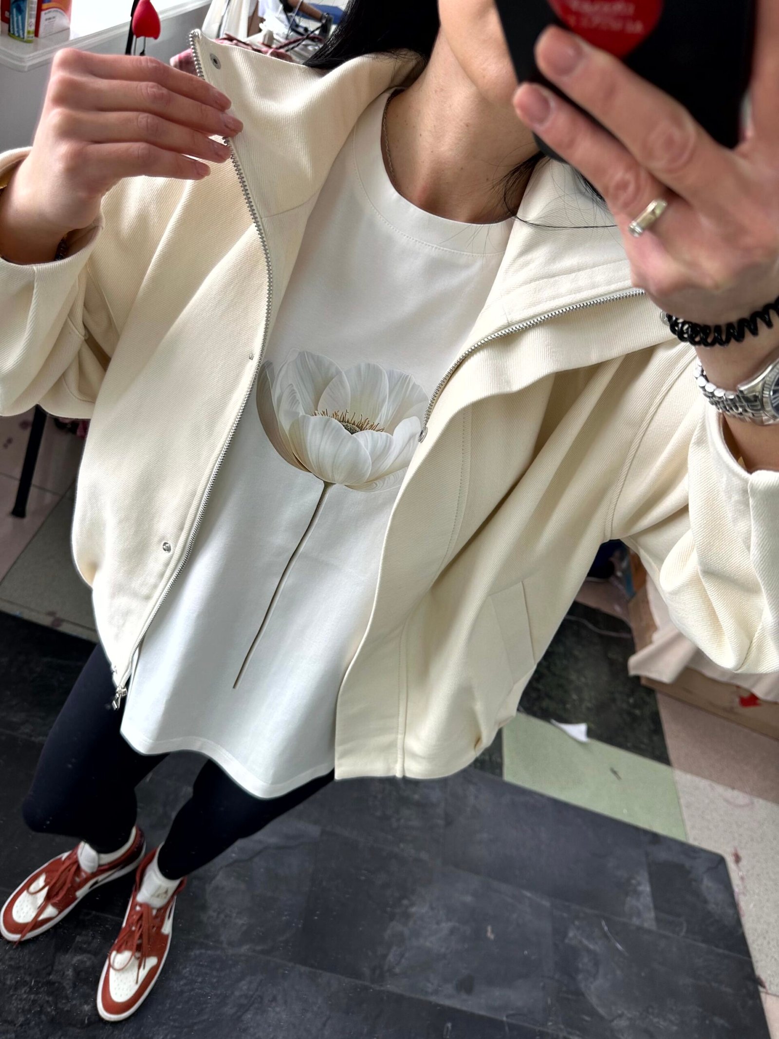 Бомбер з оксамитовим напиленням