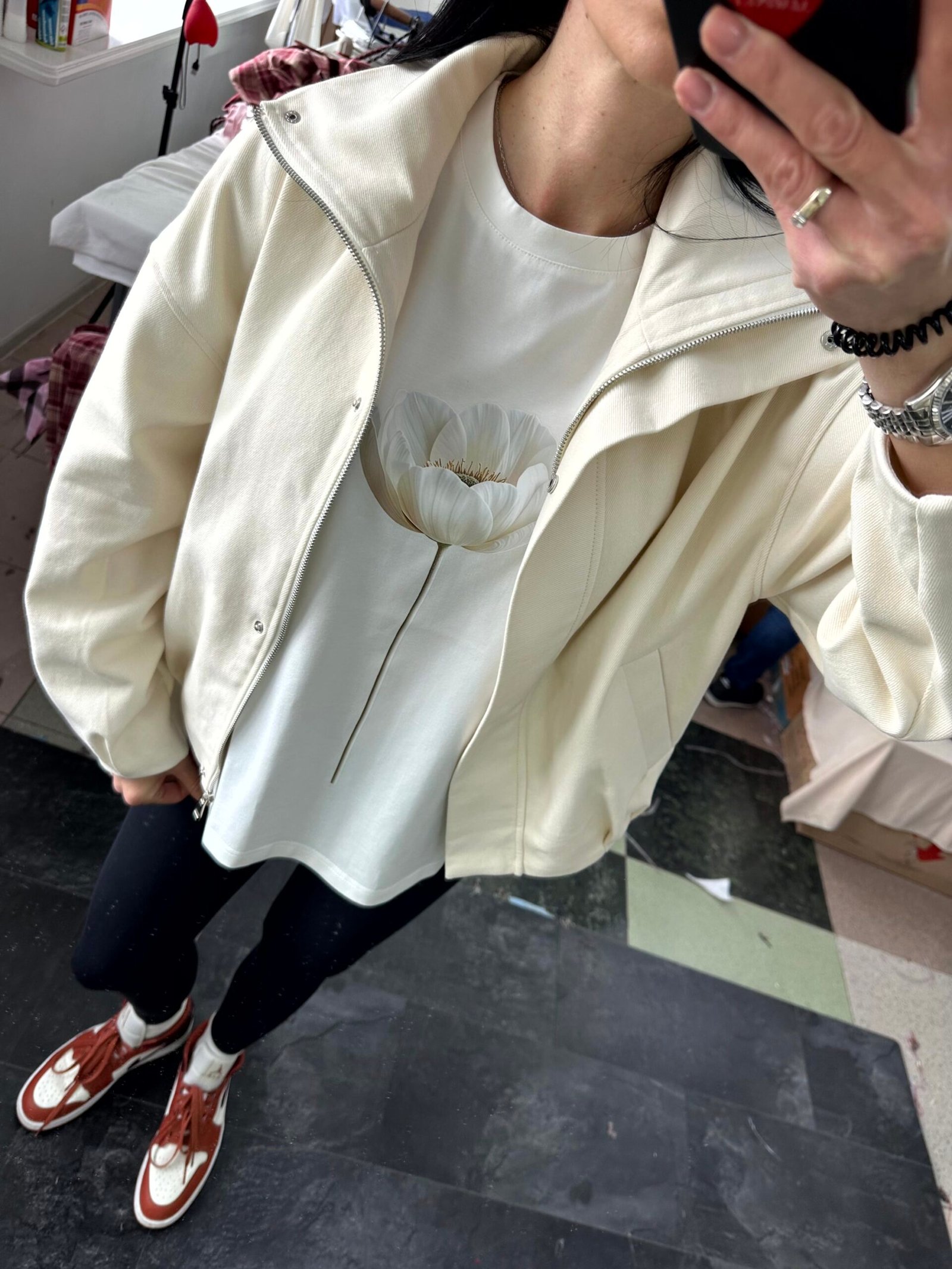 Бомбер з оксамитовим напиленням