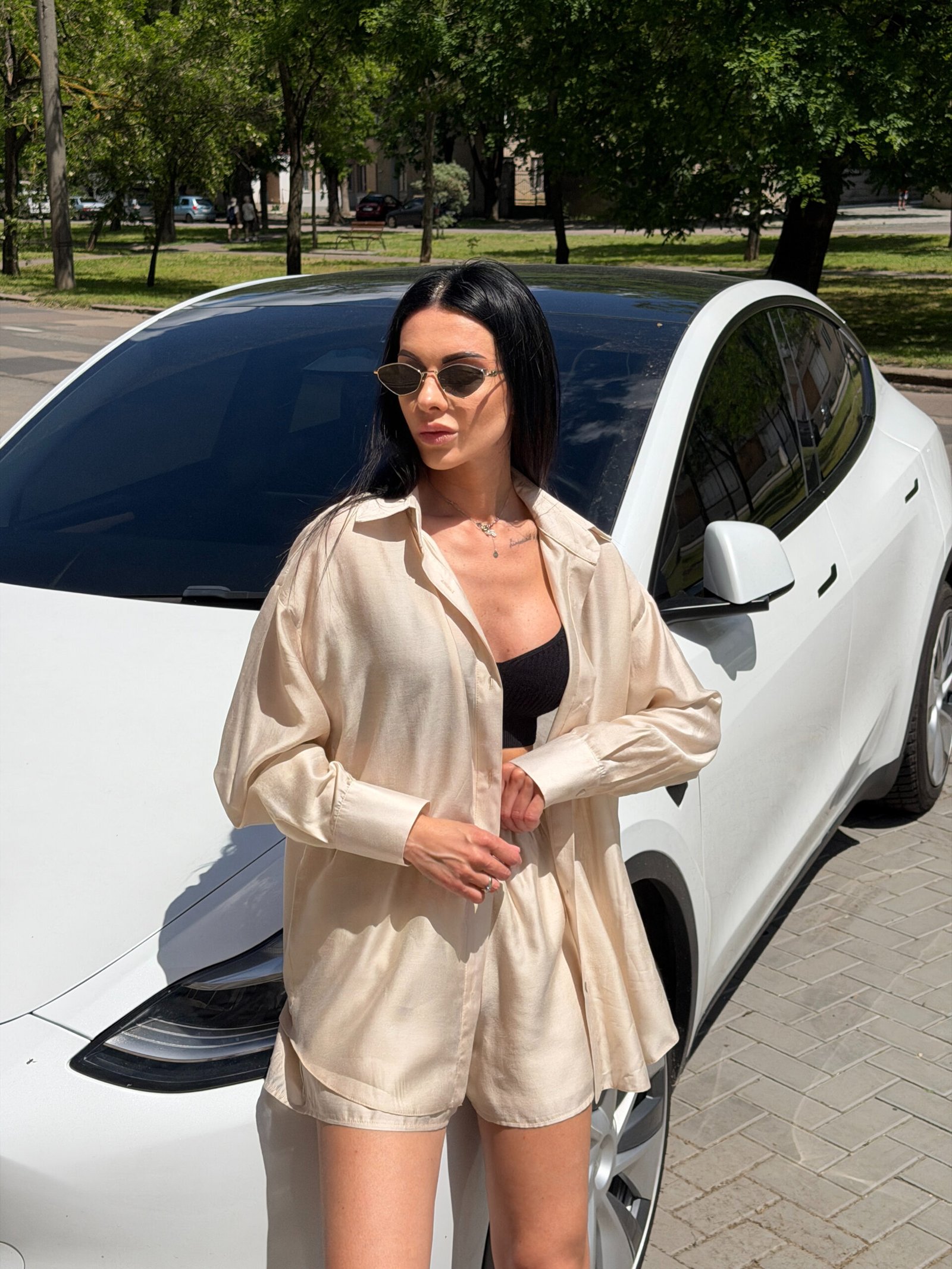Сорочка з тенселу на ґудзиках з мушлі